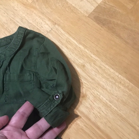 Green top with floral leggings - Picture 5 of 5